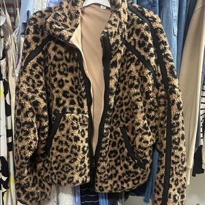 JoyLab Black and Tan Teddy Jacket